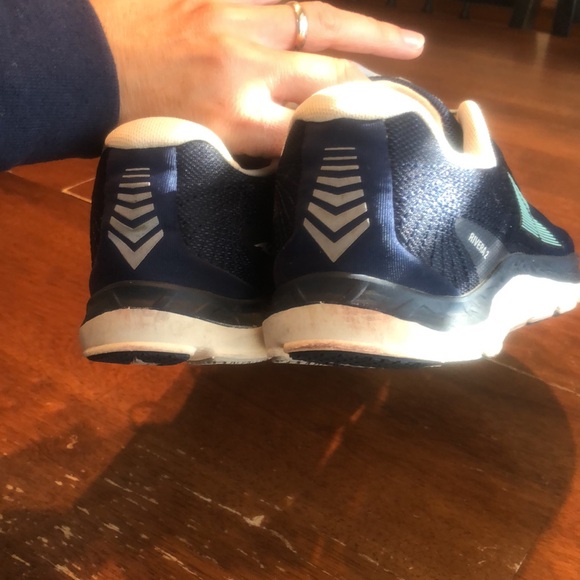 Altra Rivera 2 running shoes! Excellent condition! - Picture 2 of 6